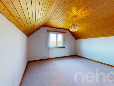 4-Zimmerhaus in ruhiger, leicht erhöhter Lage mit Umschwung image 5