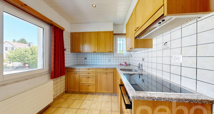 4-Zimmerhaus in ruhiger, leicht erhöhter Lage mit Umschwung image 7