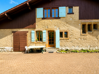 Maison individuelle de caractère - Vue dégagée sur le Salève, gros volume et fort potentiel daménagement. image 2