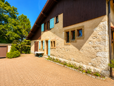 Maison individuelle de caractère - Vue dégagée sur le Salève, gros volume et fort potentiel daménagement. image 3