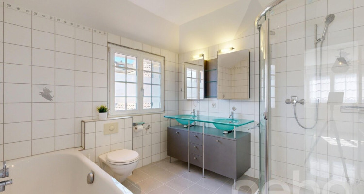 Exklusives 6.5-Zimmer-Landhaus an zentraler und dennoch ruhiger Lage image 12