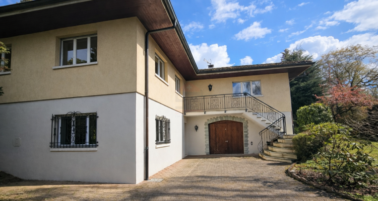 Élégante villa individuelle aux volumes généreux sur parcelle arborée de 1088 m² image 2
