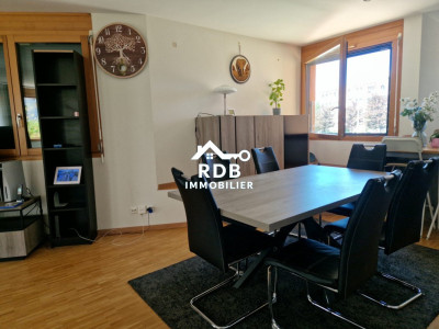 Appartement de 5 pièces au 1er étage situé à Le Grand-Saconnex 1218 image 2