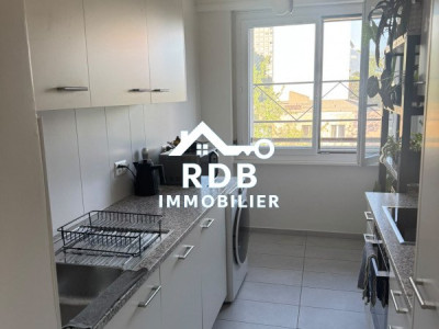 Appartement de 3 pièces au 5ème étage situé à Onex 1213 image 2