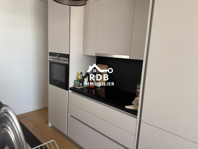 Appartement de 4 pièces au 2ème étage situé à Troinex 1256 image 4