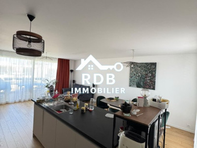 Appartement de 4 pièces au 2ème étage situé à Troinex 1256 image 3