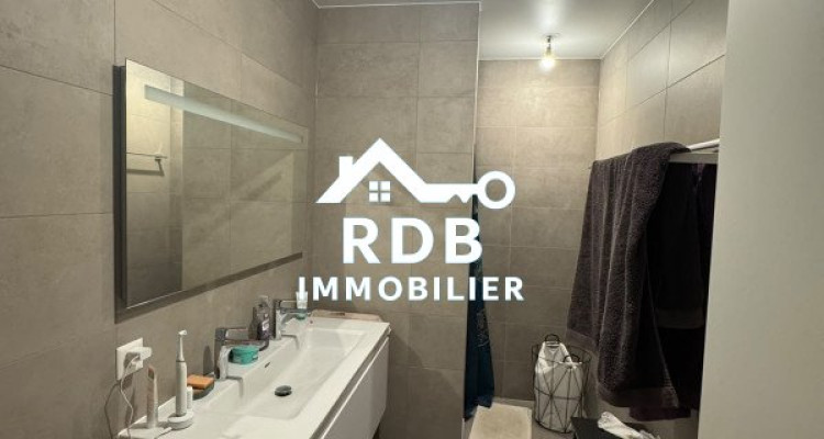 Appartement de 4 pièces au 2ème étage situé à Troinex 1256 image 8