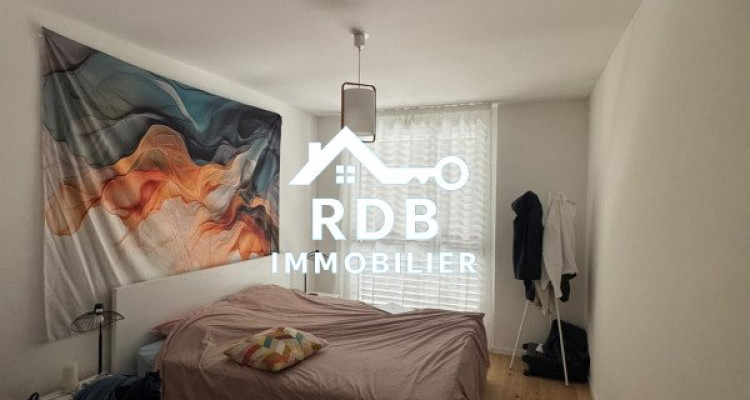 Appartement de 4 pièces au 2ème étage situé à Troinex 1256 image 6