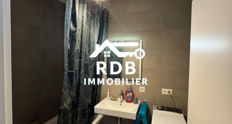 Appartement de 4 pièces au 2ème étage situé à Troinex 1256 image 9