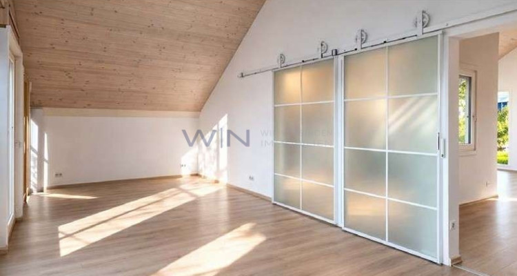 Lichtdurchflutete Komfortwohnung mit Privatlift image 2