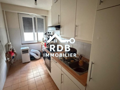 Appartement de 4 pièces au 1er étage situé à Acacias 1227 image 4