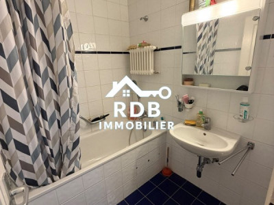 Appartement de 4 pièces au 1er étage situé à Acacias 1227 image 9