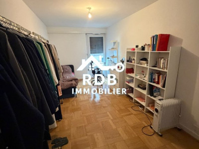 Appartement de 4 pièces au 1er étage situé à Acacias 1227 image 7