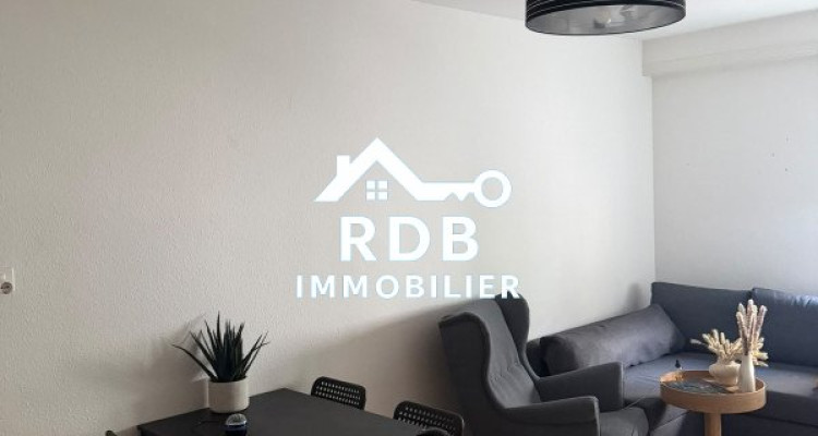 Appartement de 4 pièces au 1er étage situé à Acacias 1227 image 1