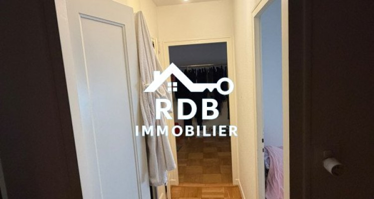 Appartement de 4 pièces au 1er étage situé à Acacias 1227 image 5