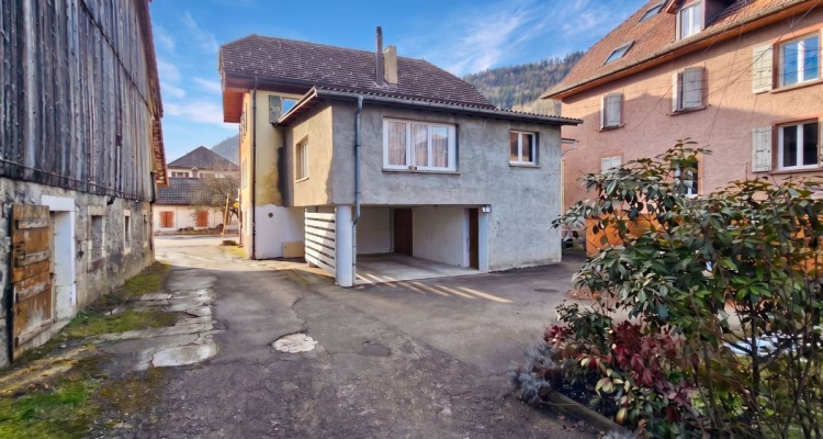 Authentique maison villageoise, Charme et volumes à Boveresse image 3
