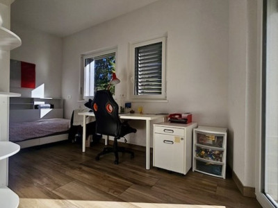 Villa mitoyenne située dans un agréable quartier prisé de Fleurier image 10