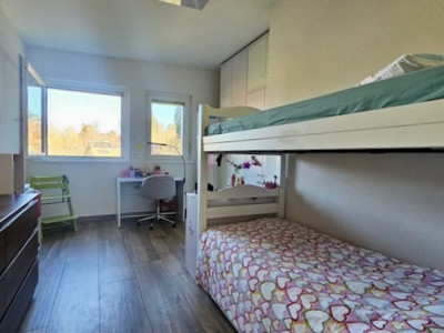 Villa mitoyenne située dans un agréable quartier prisé de Fleurier image 11