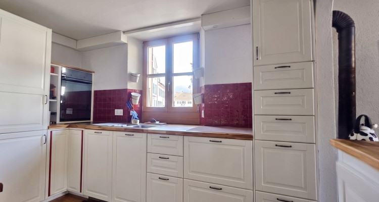 Charmante maison villageoise contiguë à Fleurier. image 1
