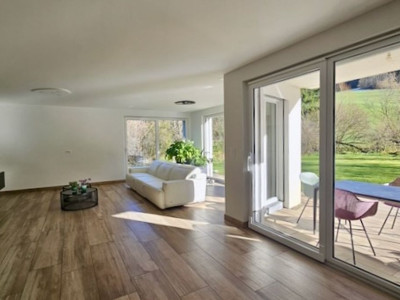  Villa mitoyenne en pignon située dans un agréable quartier prisé de Fleurier image 7