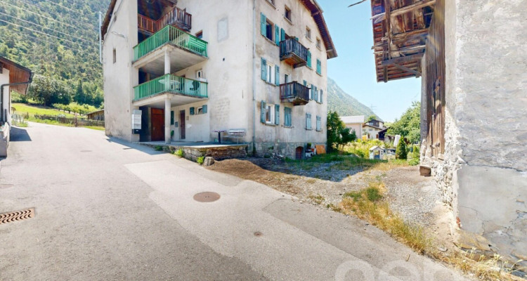 Appartement 3,5 pièces à Grône ? Fort potentiel de rénovation image 1