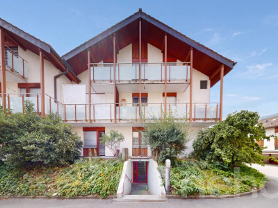 Charmante Dachgeschosswohnung mit Seesicht und zwei Balkonen image 1