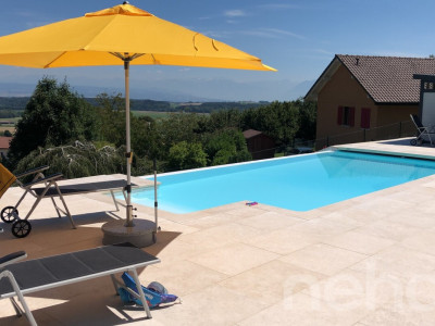 Maison passive avec studio, piscine et vue dégagée image 1
