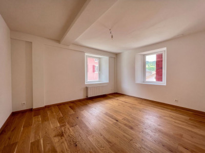 Appartement B - 2,5 pièces, avec balcon - Cadre agréable à Couvet image 3