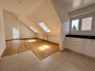 Appartement D - 2,5 pièces avec balcon et mezzanine, à Couvet image 1