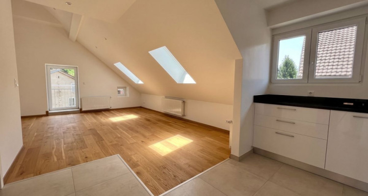 Appartement D - 2,5 pièces avec balcon et mezzanine, à Couvet image 1