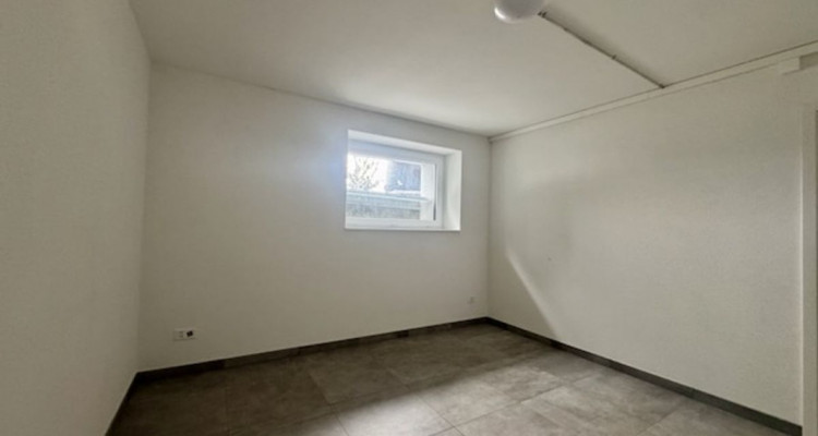  À LOUER   OU À VENDRE, local commercial avec entrée indépendante image 6