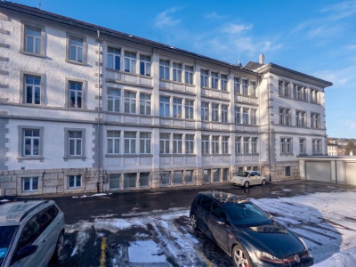   Faites une offre pour ce très bel Immeuble mixte, avec 14 garages et 18 places de parc image 11