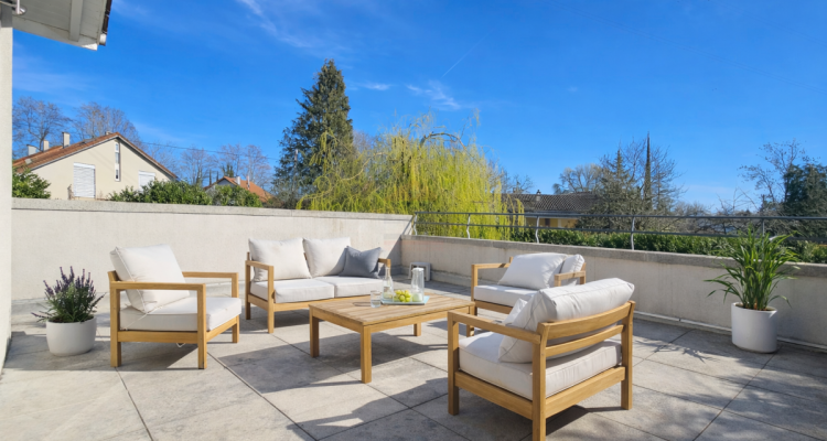 Élégante villa familiale avec grand jardin plat et fort potentiel à Founex image 11