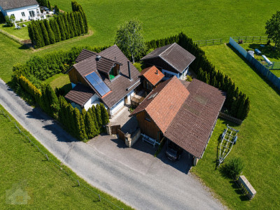Charmantes Landhaus mit Gästehaus und vielseitigem Nebenhaus image 1