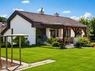 Traumhaus in Seenähe  Freistehendes Einfamilienhaus mit grossem Garte image 1