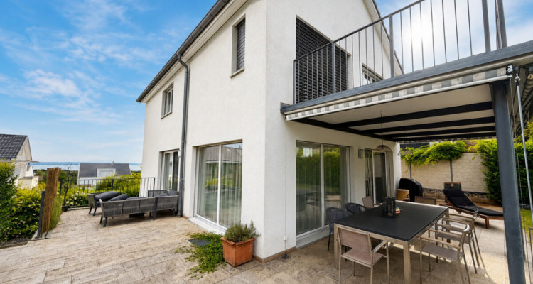 MODERN, FREISTEHEND MIT SEESICHT & BEHEIZBAREM POOL image 4