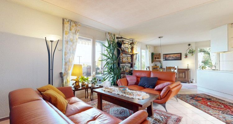 Charmante maison avec grand jardin arboré, et vue sur le Jura! image 2