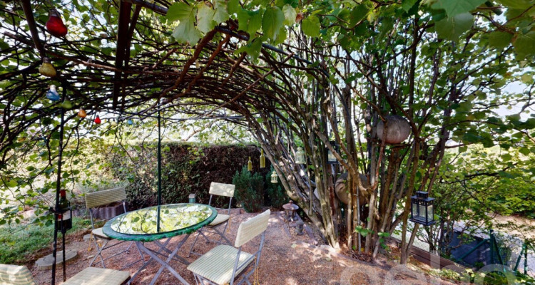 Charmante maison avec grand jardin arboré, et vue sur le Jura! image 9