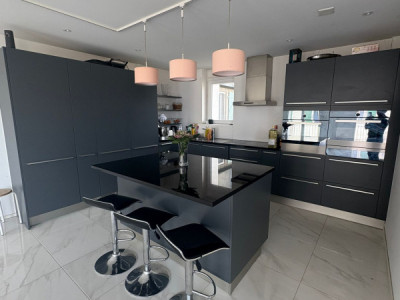 Appartement en triplex dans maison villageoise de caractère image 4