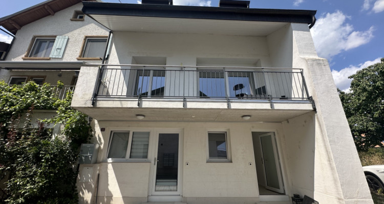 Appartement en triplex dans maison villageoise de caractère image 1