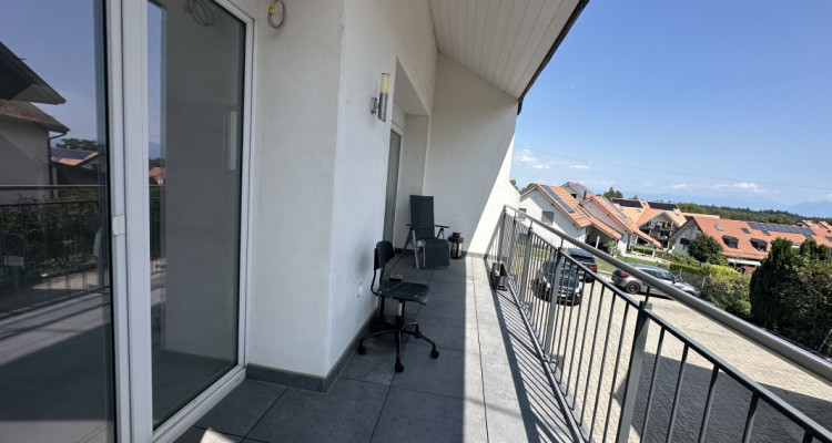 Appartement en triplex dans maison villageoise de caractère image 2
