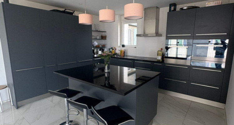 Appartement en triplex dans maison villageoise de caractère image 4