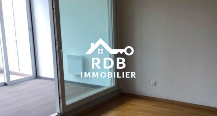 Appartement de 4,5 pièces au 6ème étage situé à Genève 1202 image 3