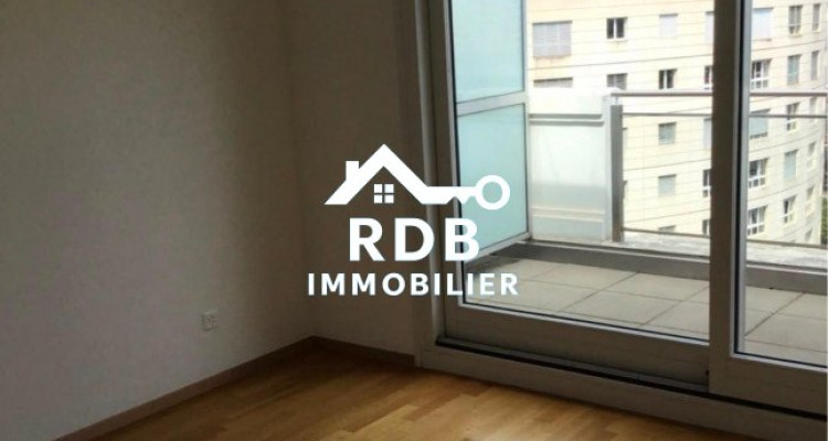 Appartement de 4,5 pièces au 6ème étage situé à Genève 1202 image 2