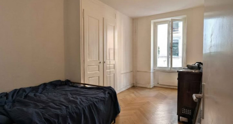 BEL APPARTEMENT 4 PIÈCES AU CENTRE DE GENÈVE image 7