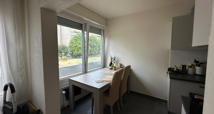3 pièces situé au 1er étage dans un environnement calme et familial image 6