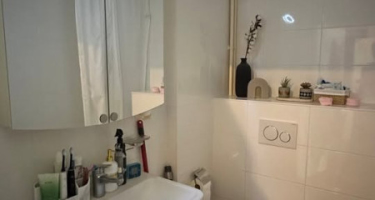 3 pièces situé au 1er étage dans un environnement calme et familial image 8