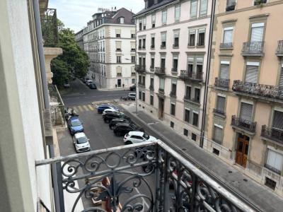 Très charmant 4 pièces dans le quartier de Plainpalais. Beaucoup de cachet! image 6