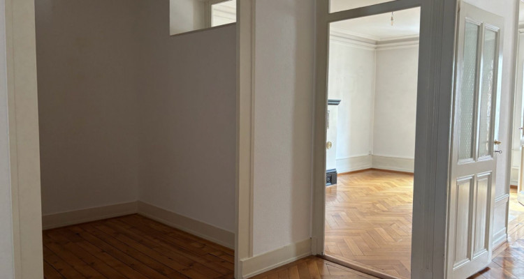 Très charmant 4 pièces dans le quartier de Plainpalais. Beaucoup de cachet! image 5