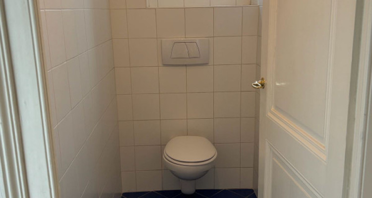Très charmant 4 pièces dans le quartier de Plainpalais. Beaucoup de cachet! image 12